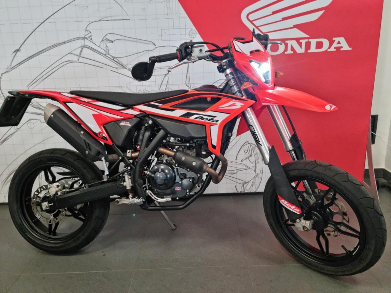 BETA RR 125 4 T- 2023- 8894 KM