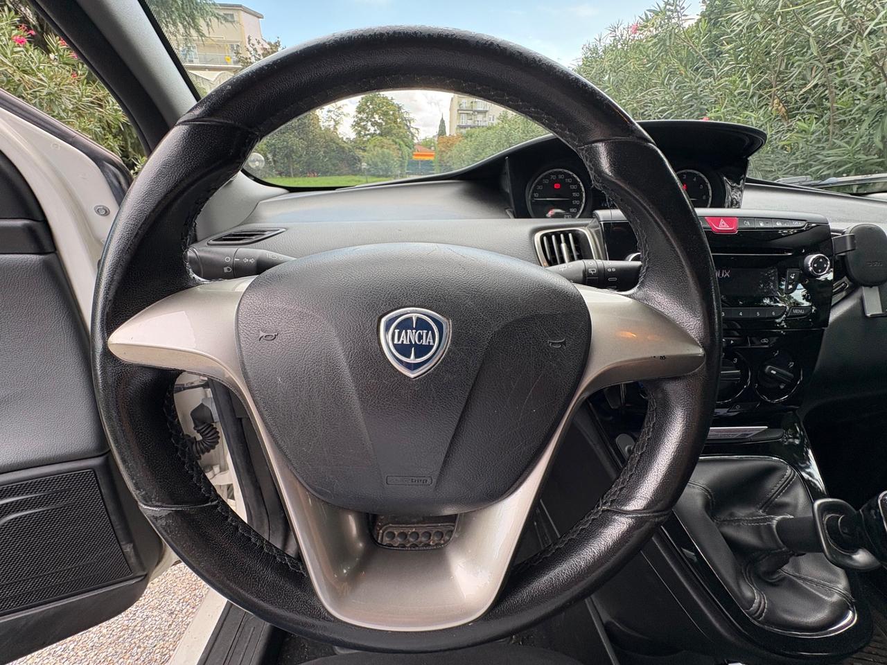 Lancia Ypsilon 0.9 TwinAir 85 CV 5 porte Metano Ecochic Gold