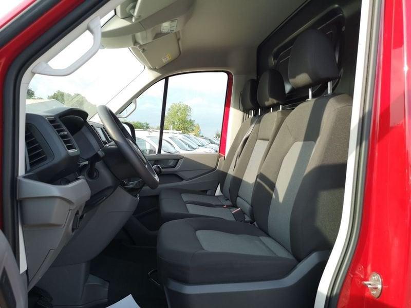 Volkswagen Crafter 35 2.0 TDI 140CV PL-TA Furgone con rampa per moto