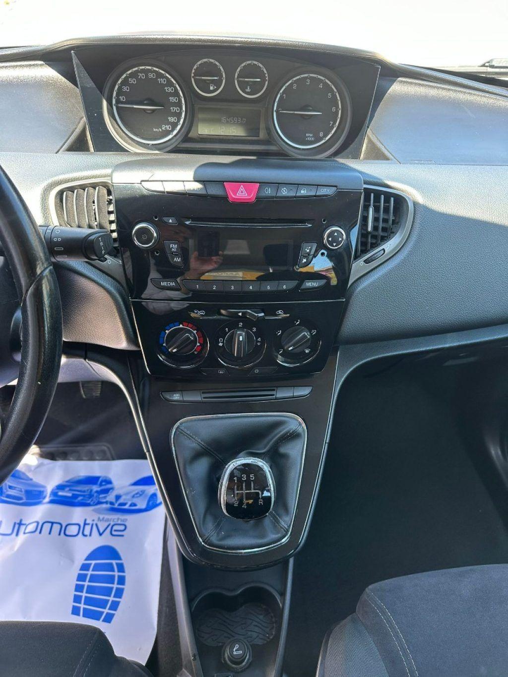 LANCIA Ypsilon 1.2 69 CV 5 porte S&S Gold