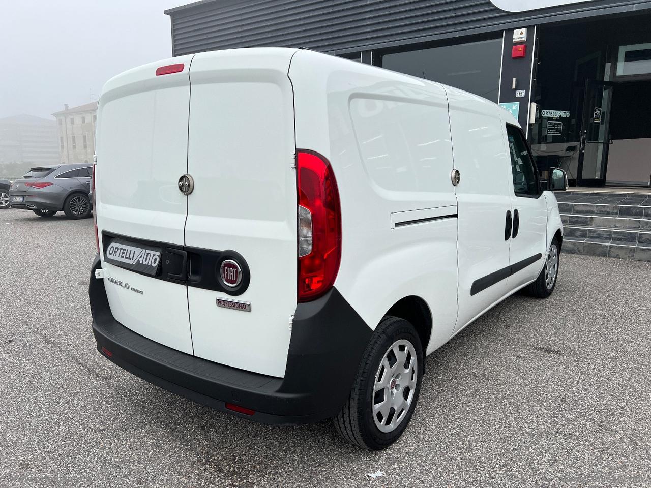 Doblò 1.6MJT 105 PL-TN Cargo Maxi Lam.SX