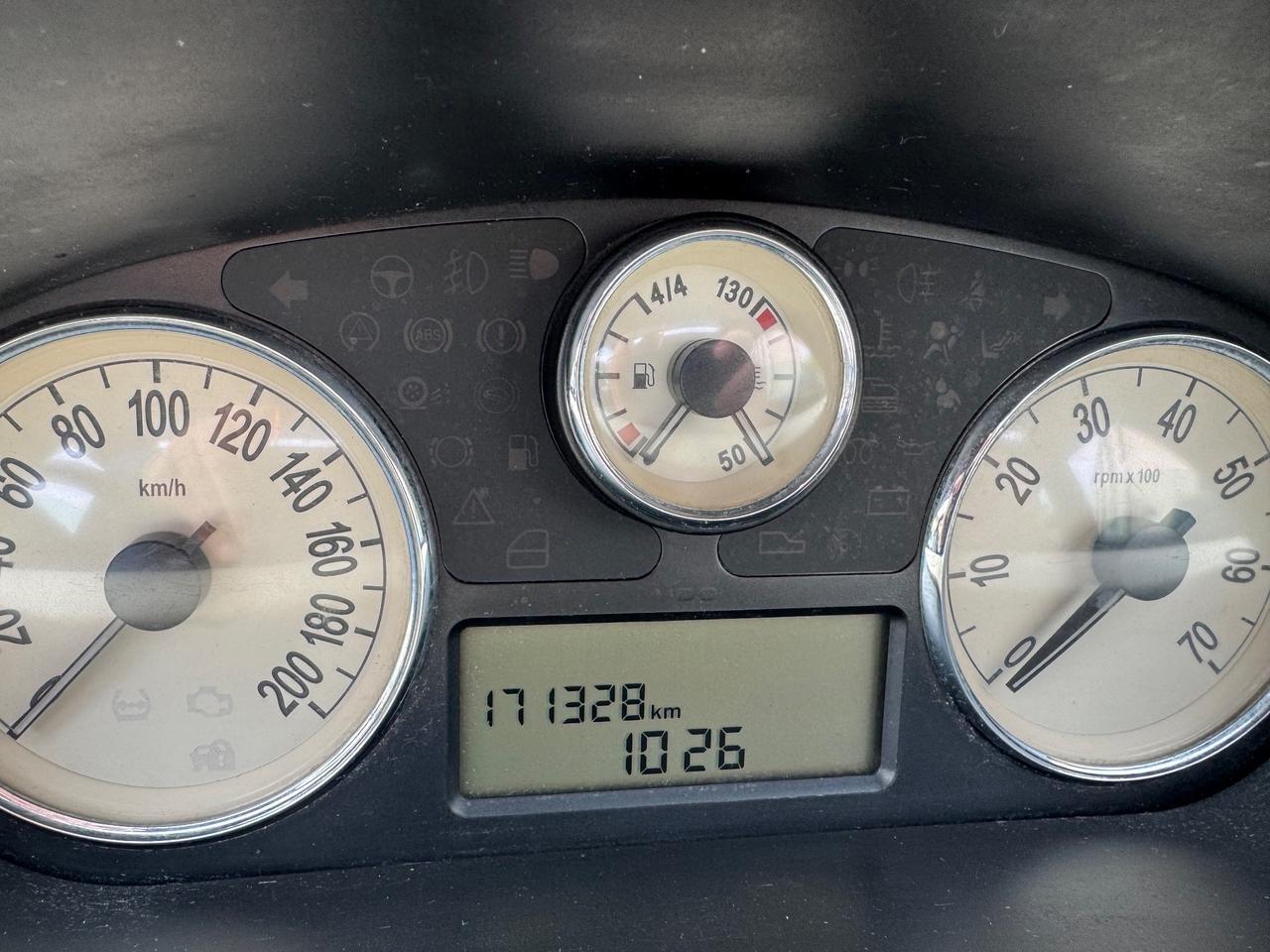 Lancia Ypsilon 1.4 16V Platino