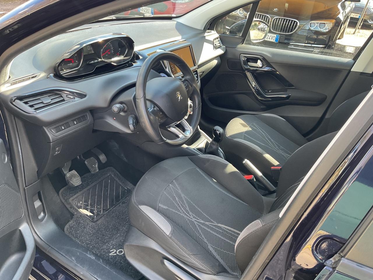 Peugeot 208 1.4 HDi 68 CV 5 porte Allure OK NEOPATENTATI