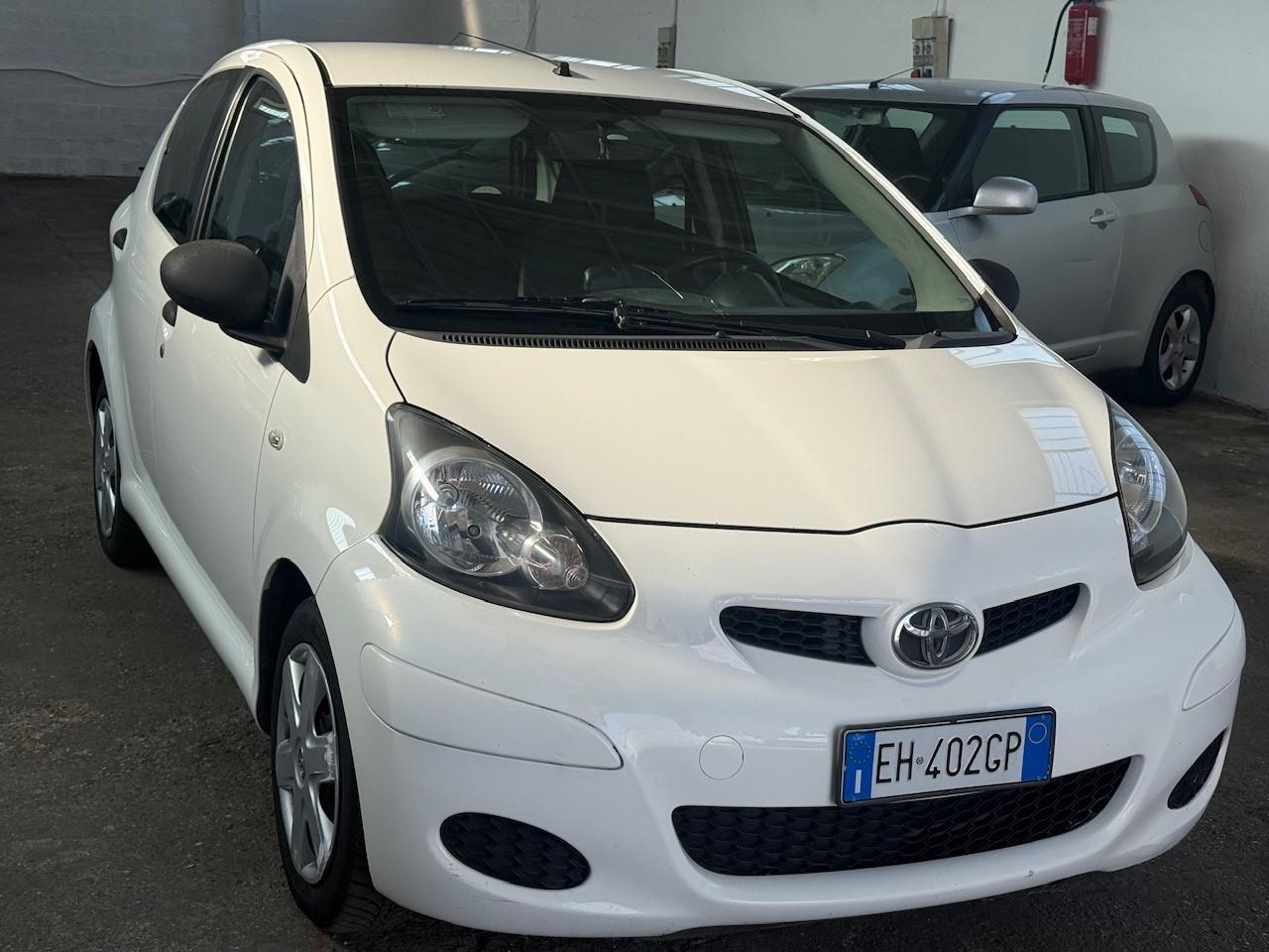 Toyota Aygo 1.0 12V VVT-i 5 porte Sol Connect