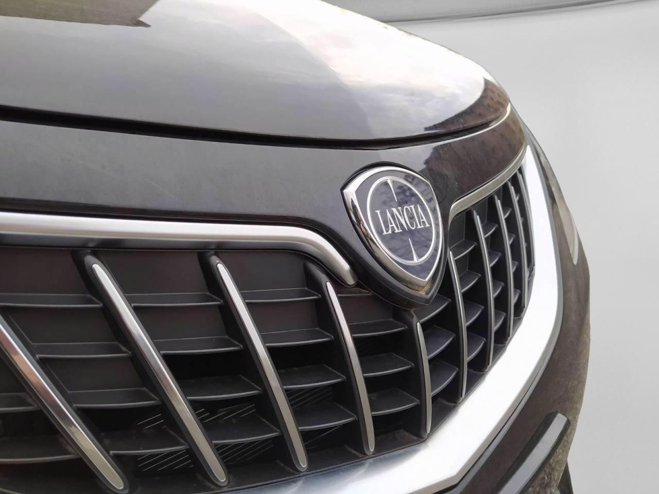 LANCIA Ypsilon III 2021 - Ypsilon 1.0 firefly hybrid Silver s&s 70cv