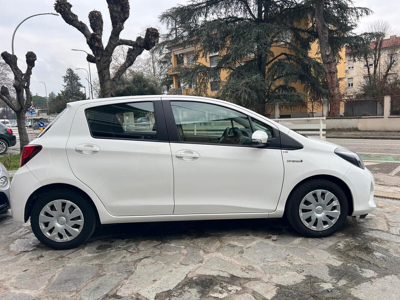 TOYOTA YARIS 1.5 HYBRID STYLE 5P NEOPATENTATI