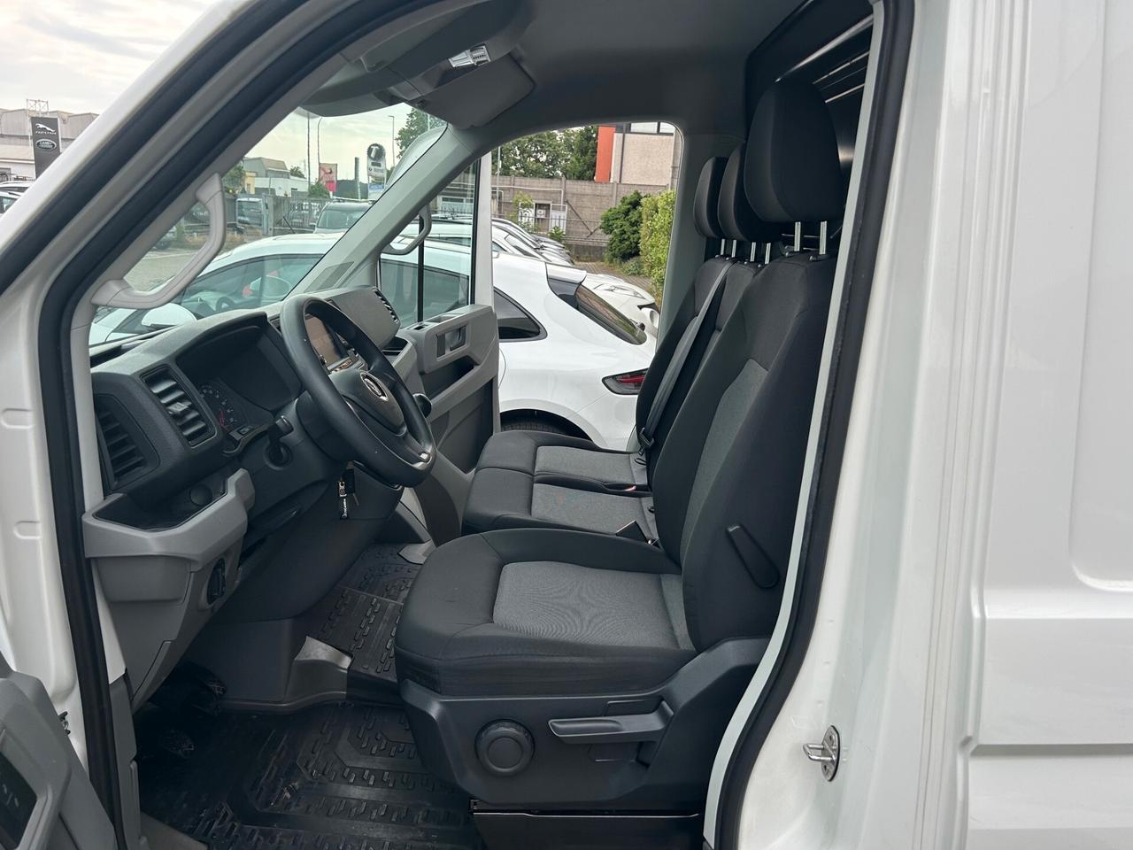 Volkswagen Crafter 35 2.0 TDI 140cv L3H3 PMTA Rampa di carico