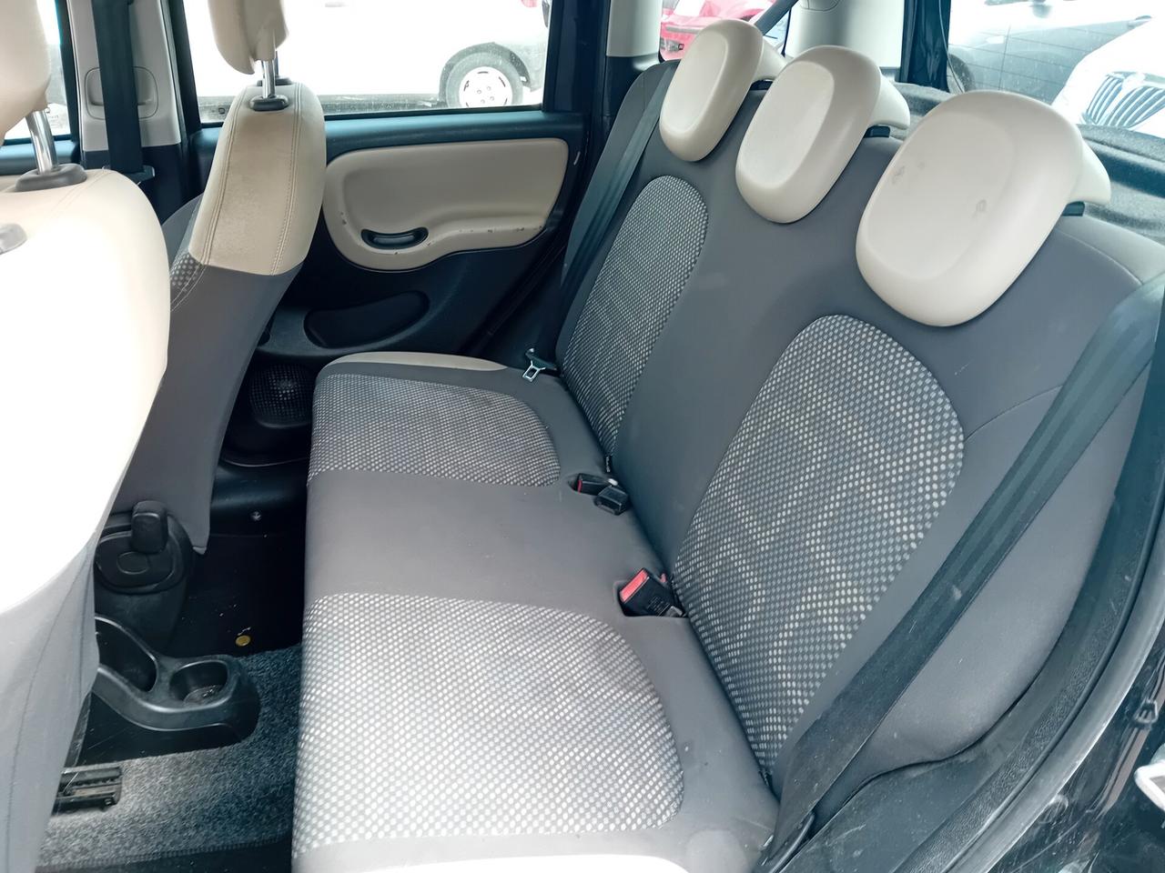 Fiat Panda 1.3 MJT 95 CV 4x4 con Gancio e Carrello
