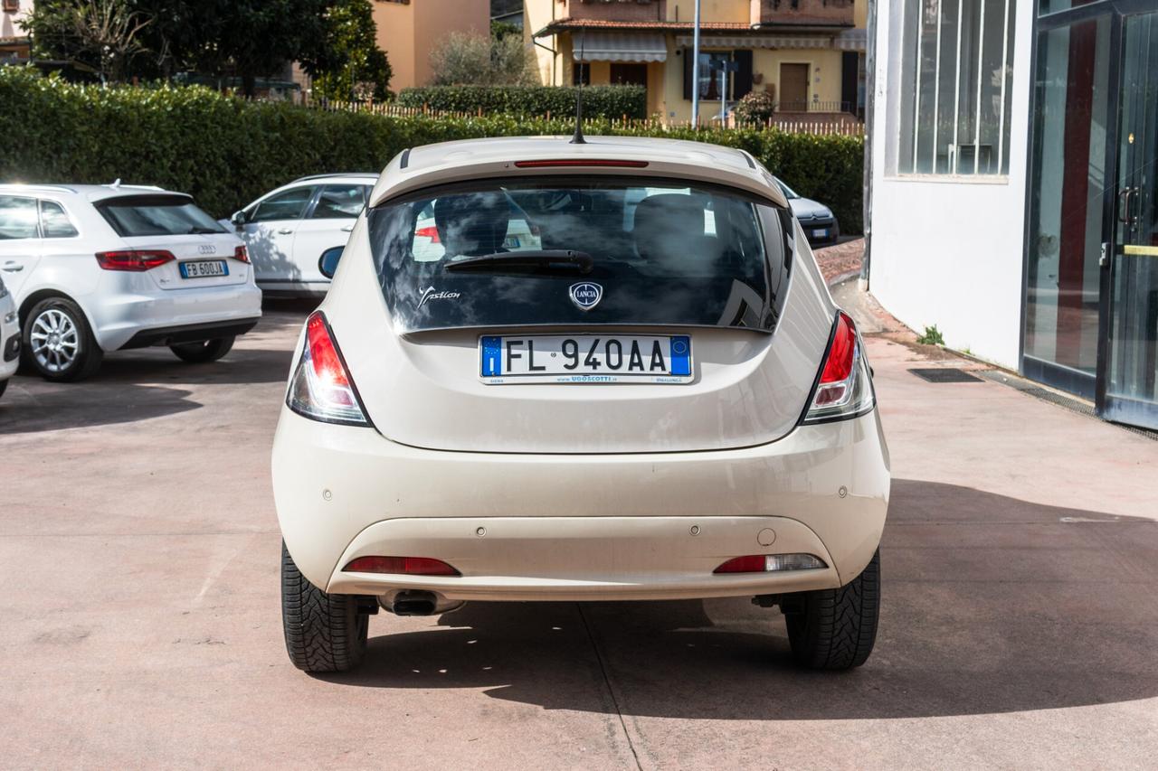 Lancia Ypsilon 1.2 69 CV 5 porte Silver