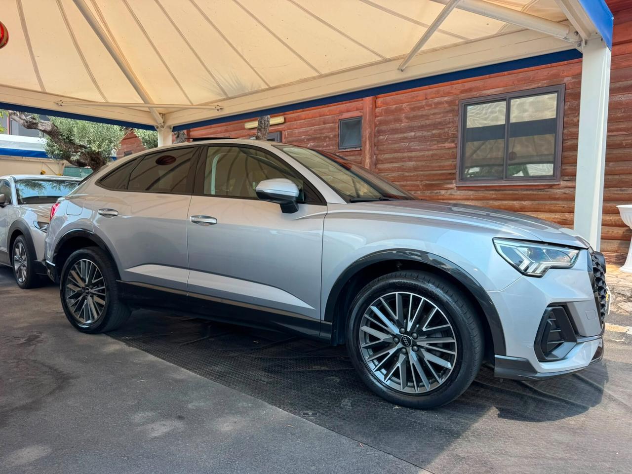 Audi Q3 SPB 35 TDI quattro S tronic Identity Black