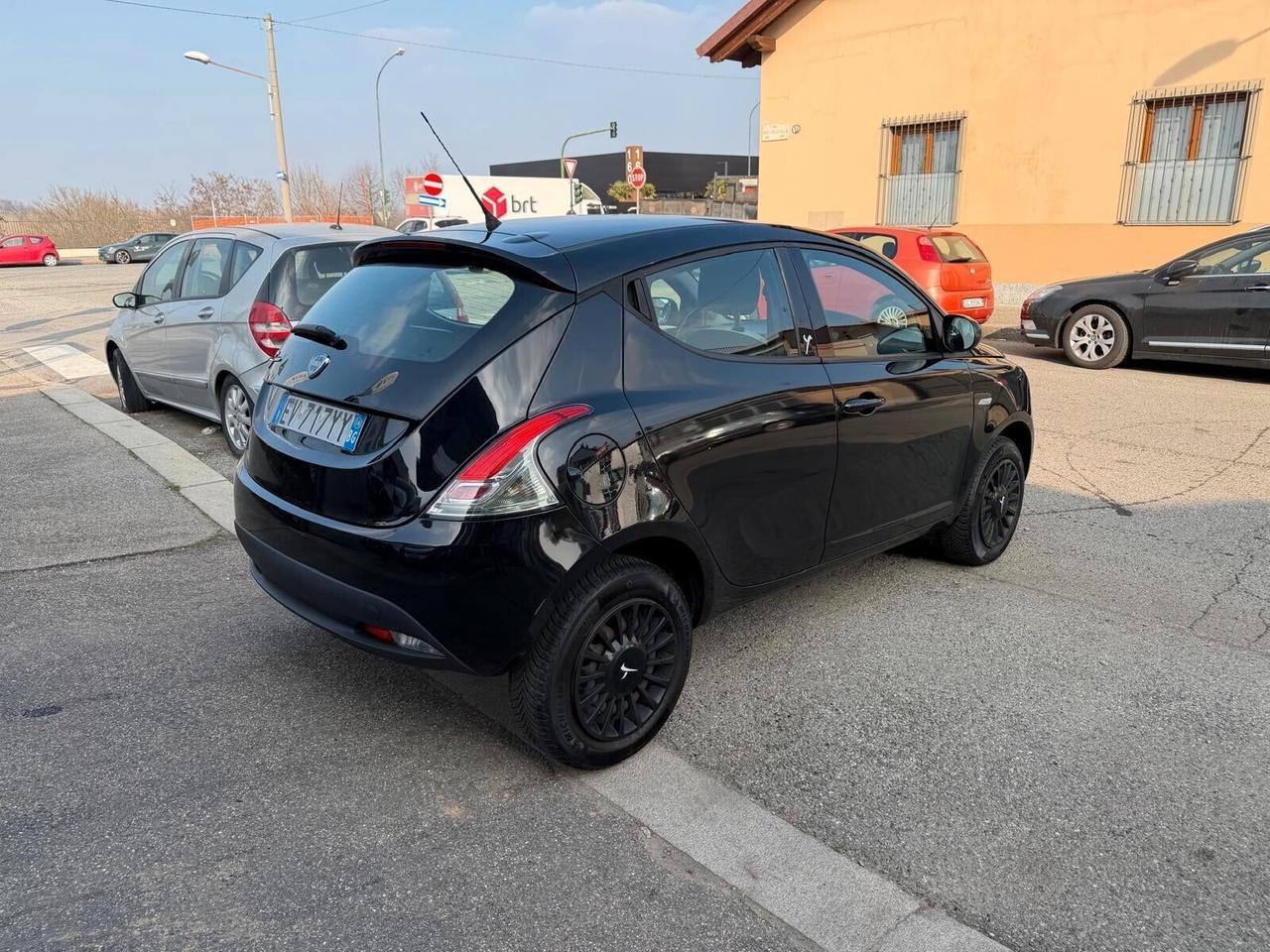 Lancia Ypsilon 0.9 TwinAir 85 CV 5 porte GPL Ecochic Gold