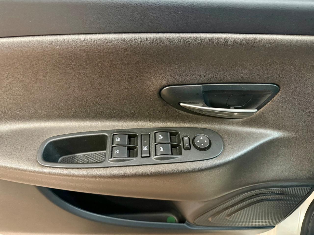 Lancia Ypsilon 0.9 TwinAir 85cv Autom