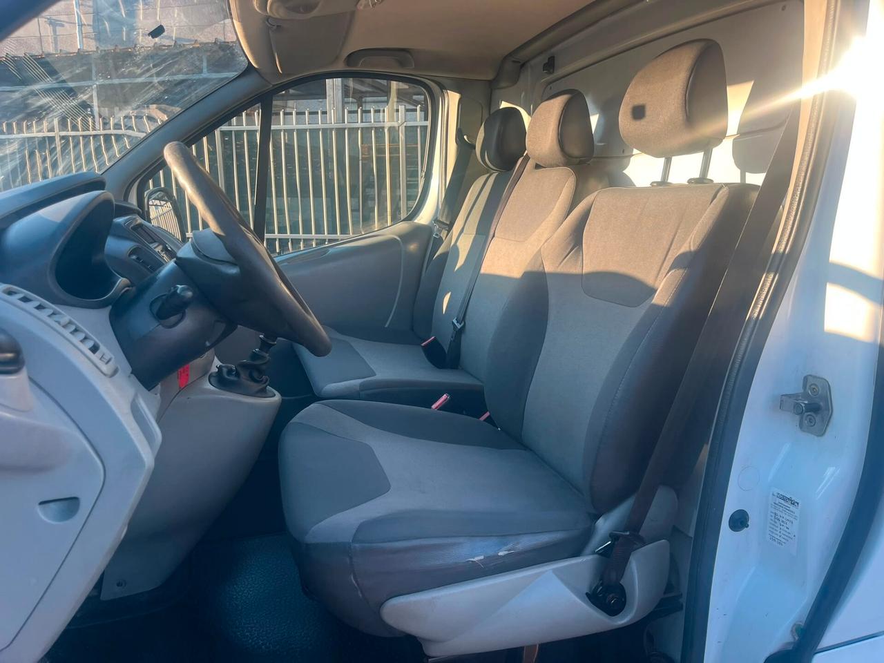 Renault trafic 2.0 dci