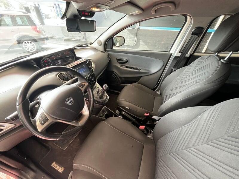 Lancia Ypsilon 1.0 FireFly 70cv S&S Hybrid GOLD