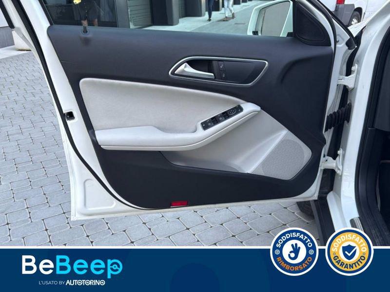 Mercedes-Benz GLA 180 D BUSINESS AUTO