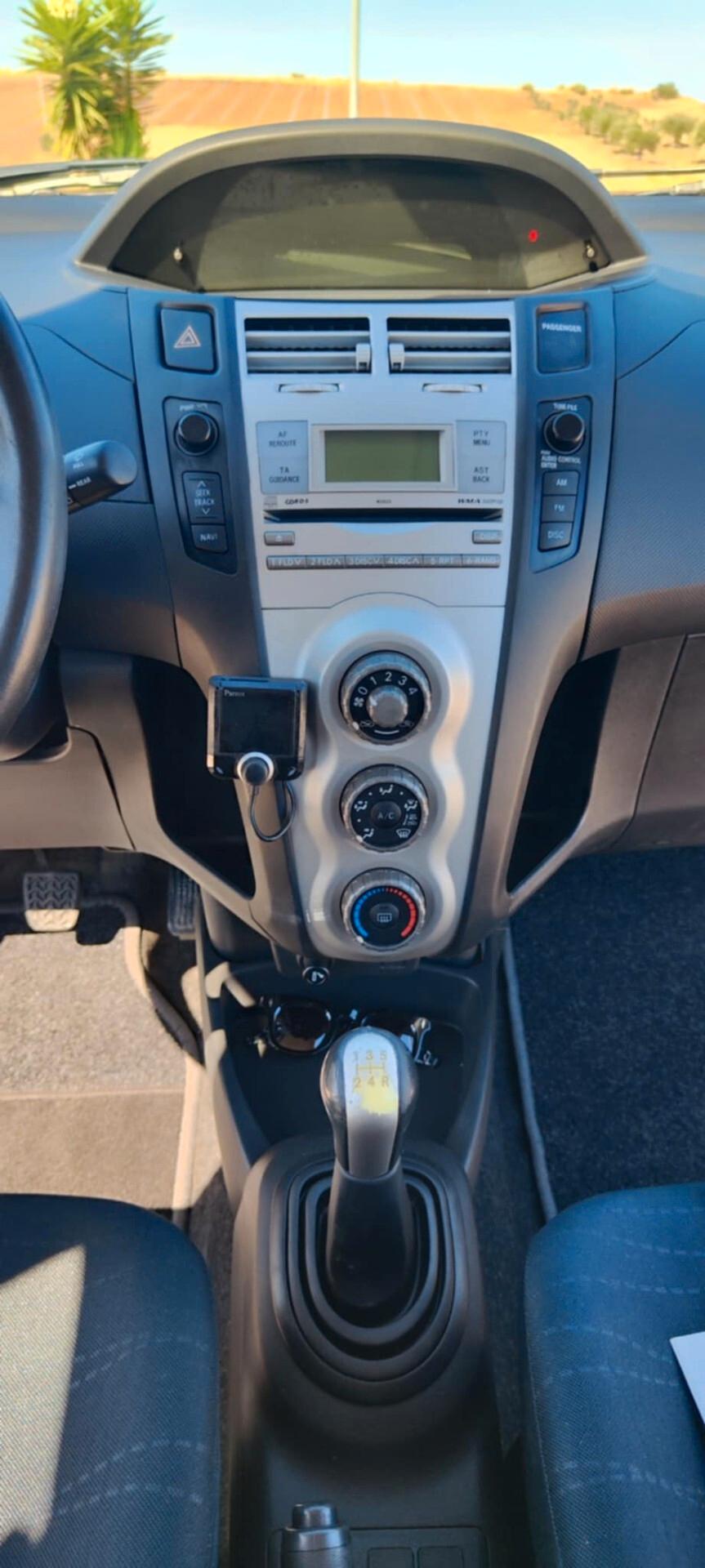 Toyota Yaris 2 serie SOL
