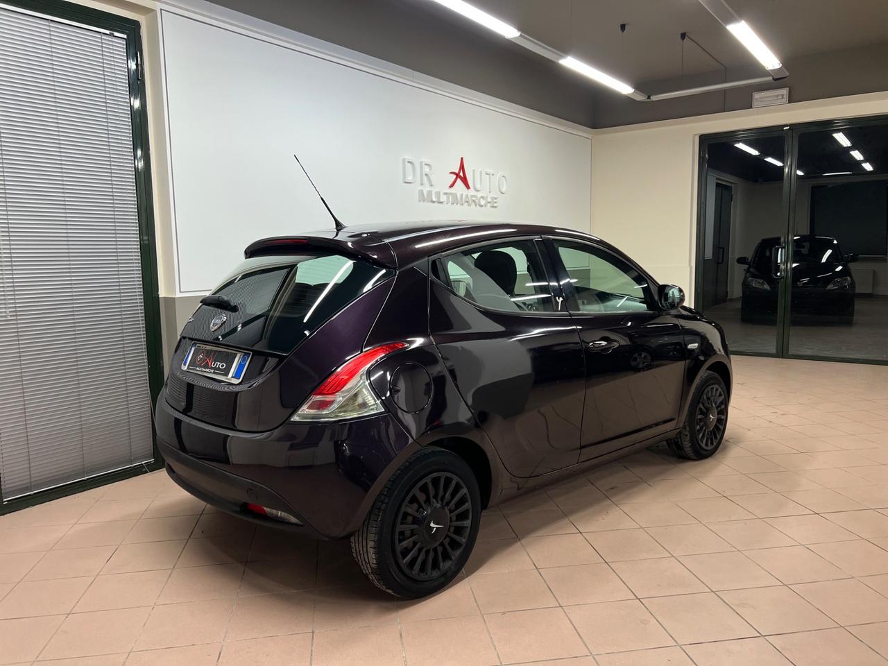 Lancia Ypsilon 1.2 69 CV 5 porte Elefantino (EURO6b)