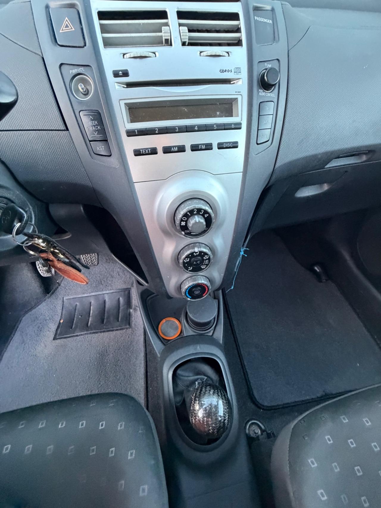 Toyota Yaris 1.0 3 porte