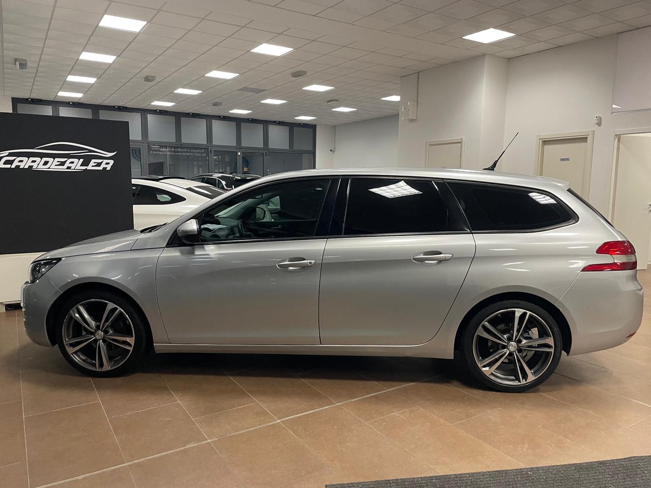 Peugeot 308 BlueHDi 120 S&S EAT6 SW Allure