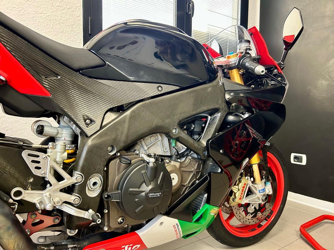 Aprilia RSV4 - Factory