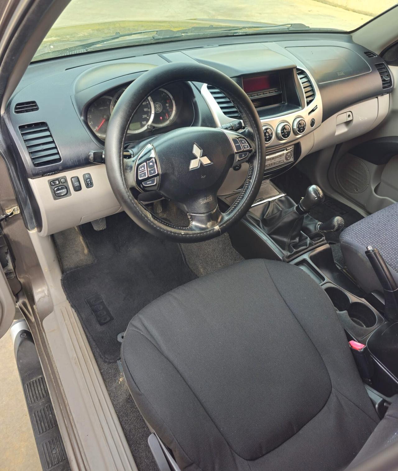 Mitsubishi L200 2.5 DI-D/178CV DC Intense Plus