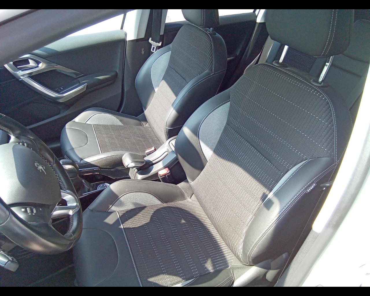 PEUGEOT 2008 - PureTech Turbo 110 S&S Allure