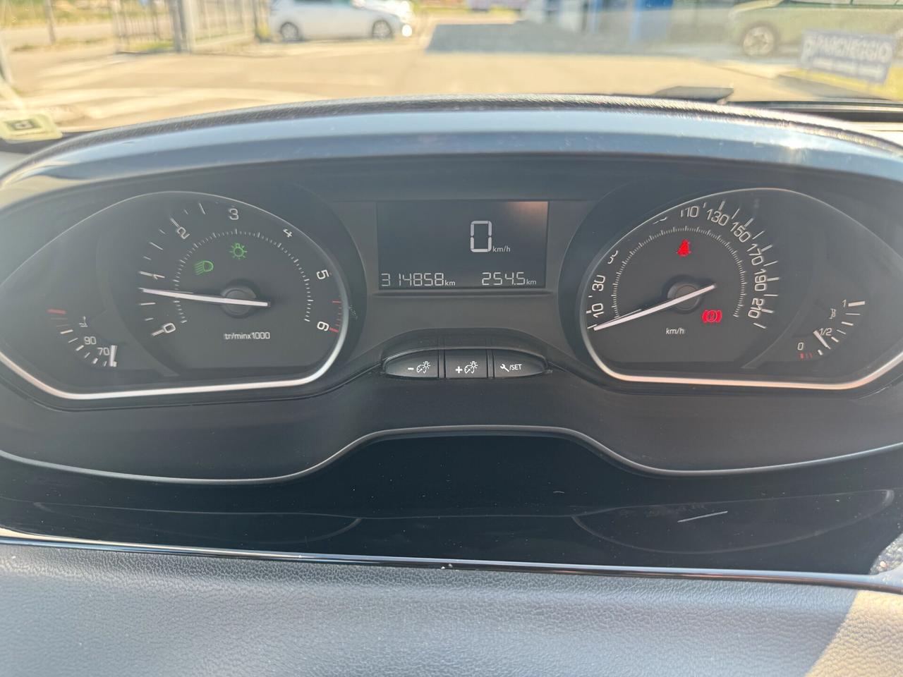 Peugeot 208 Active 1.4 HDI 68CV 5 porte