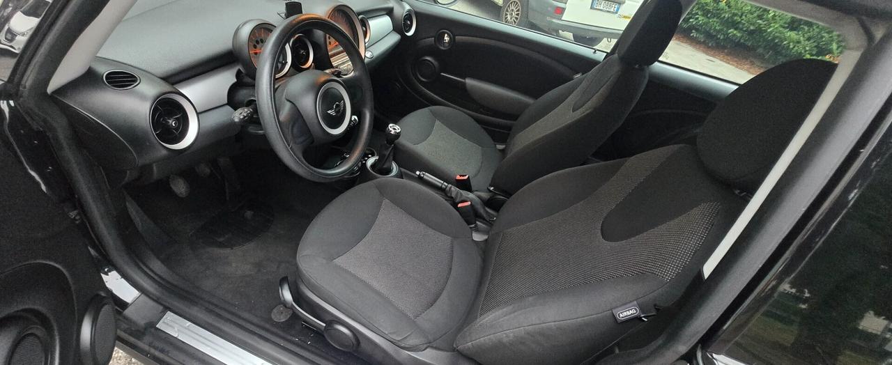 Mini 1.6 16V One (55kW)