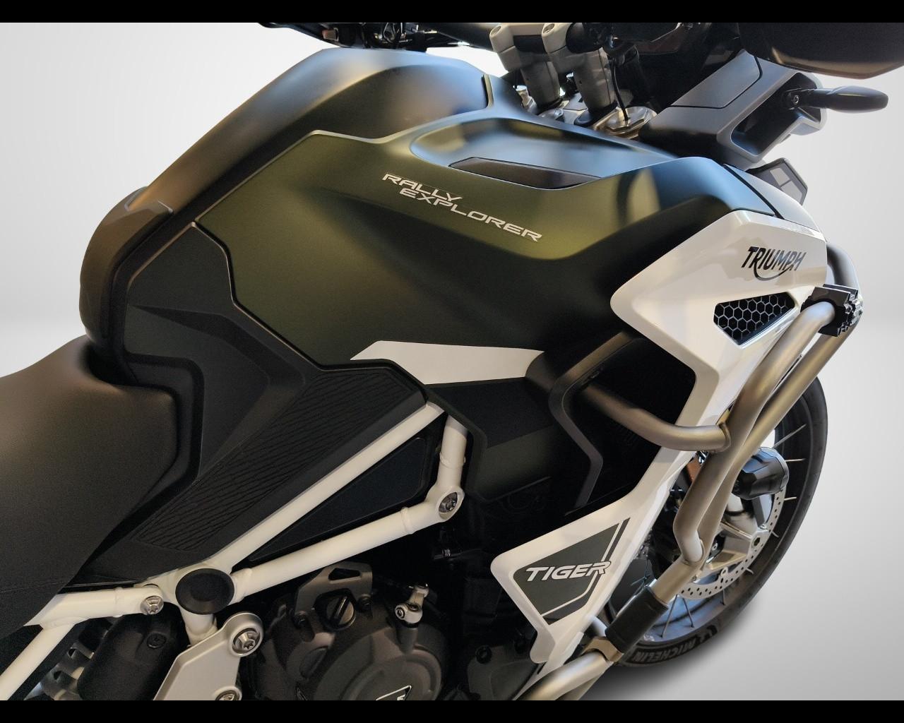 TRIUMPH Tiger 1200 - Rally Explorer