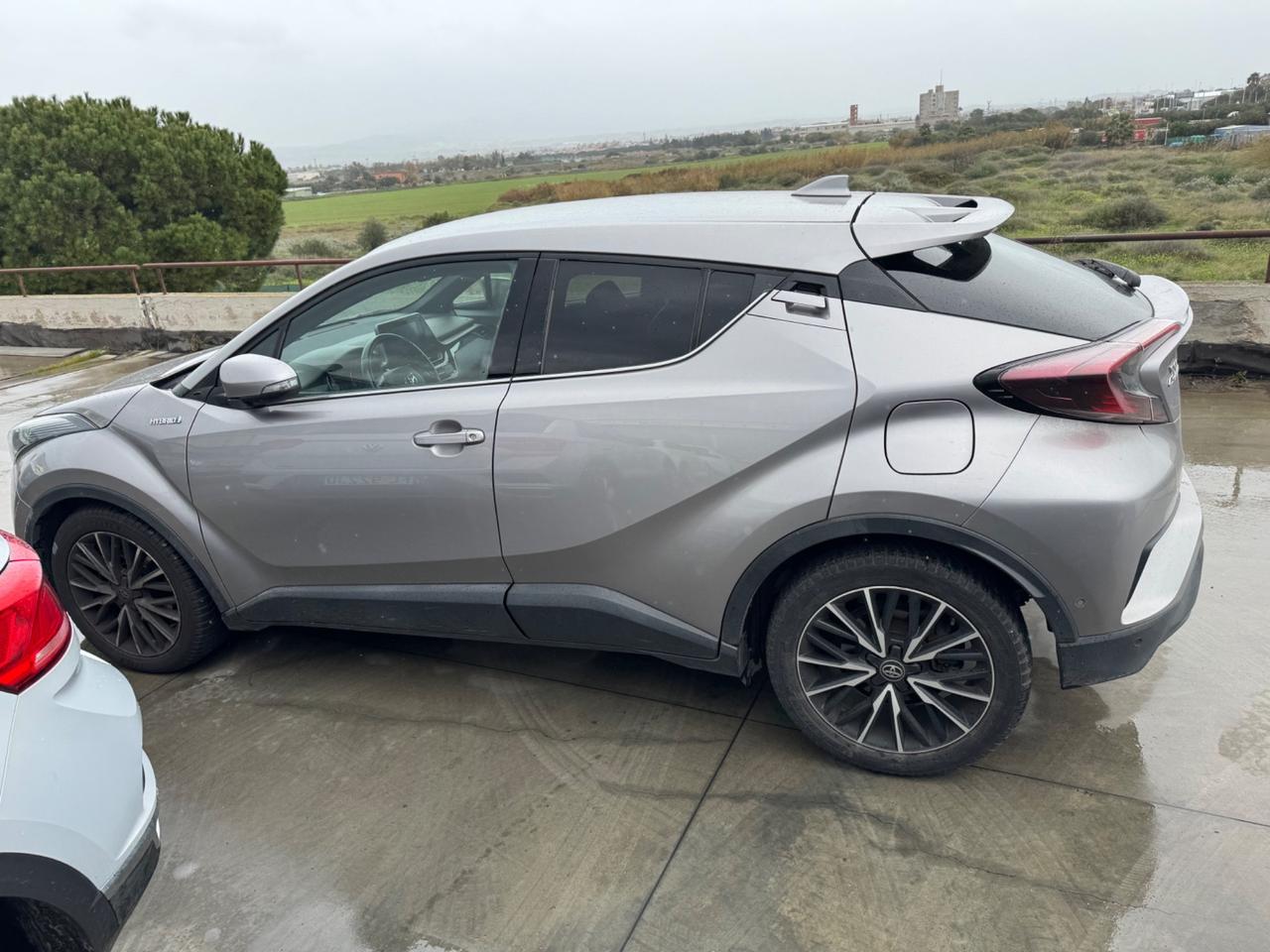 Toyota C-HR 1.8 Hybrid E-CVT Lounge