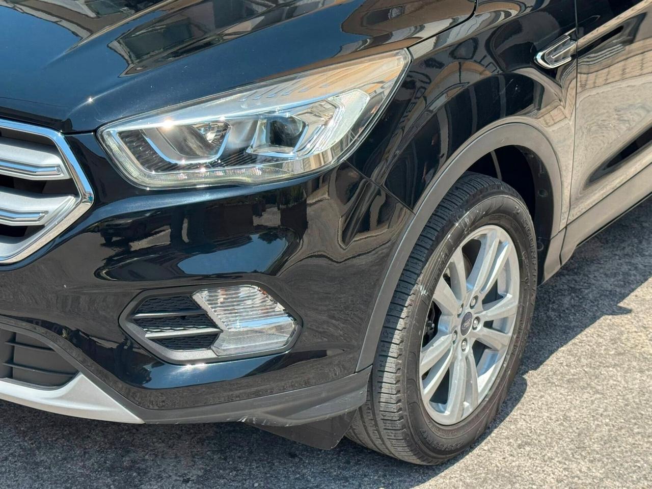 FORD KUGA 1.5 TDCI 120 CV. 2WD TITANIUM NAVI+CERCHI
