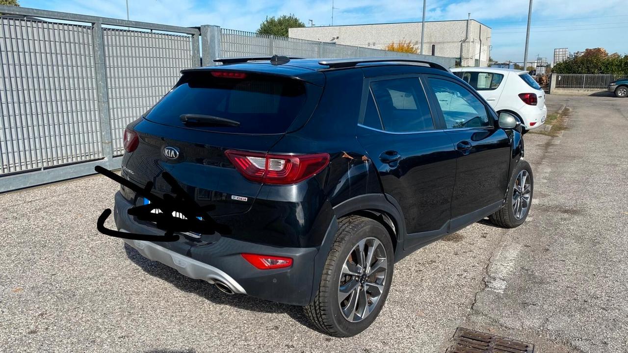 Kia Stonic T-GDi 120cv 2017 - incidentata