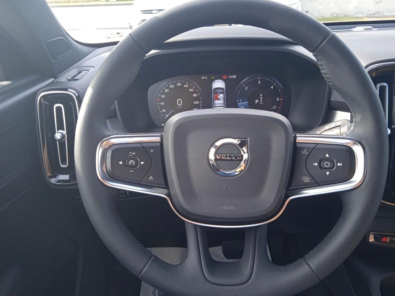 Volvo XC40 D4 AWD Geartronic Momentum