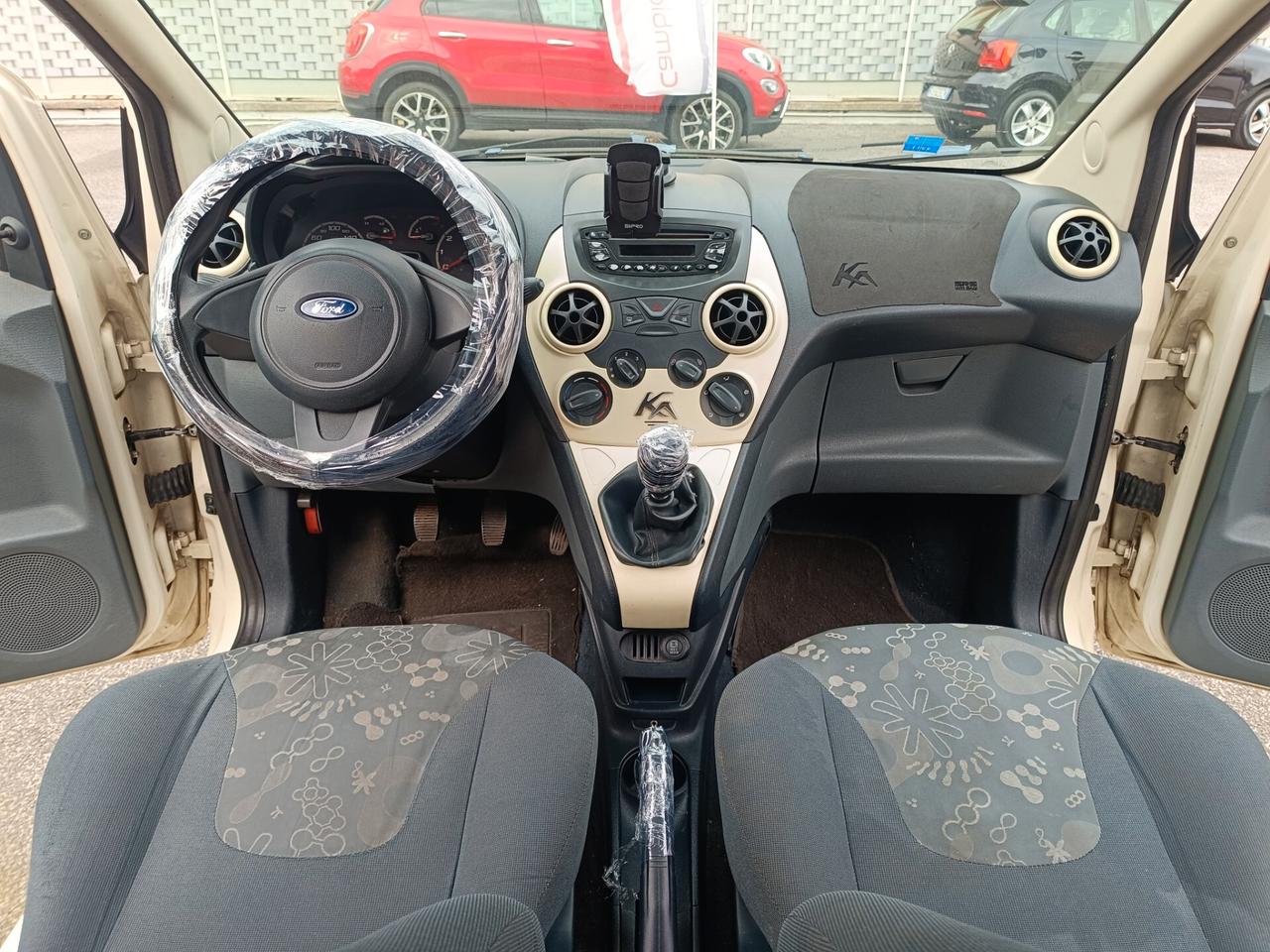 Ford Ka 1.2 8V 69CV Titanium