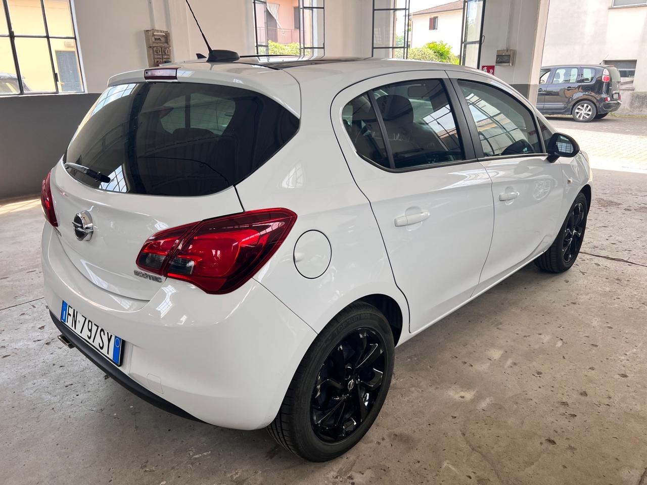 Opel Corsa 1.4 90CV GPL Tech 5 porte b-Color