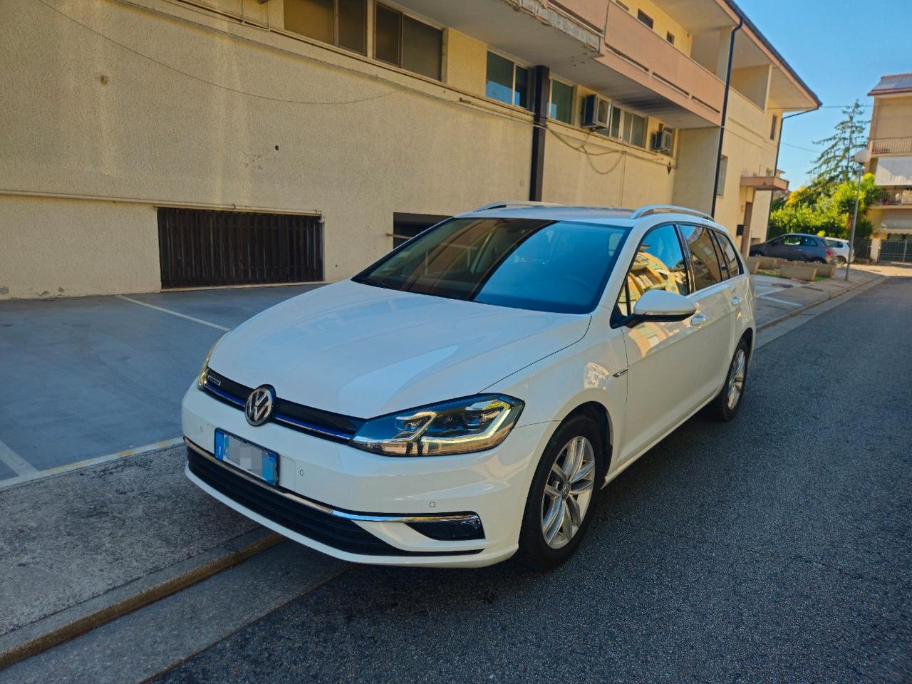Volkswagen Golf Variant 1.4 TGI DSG EXECUTIVE BLUEMOTION