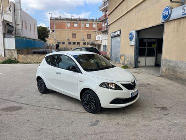 Lancia Ypsilon 1.0 FireFly 5P Hybrid Gold