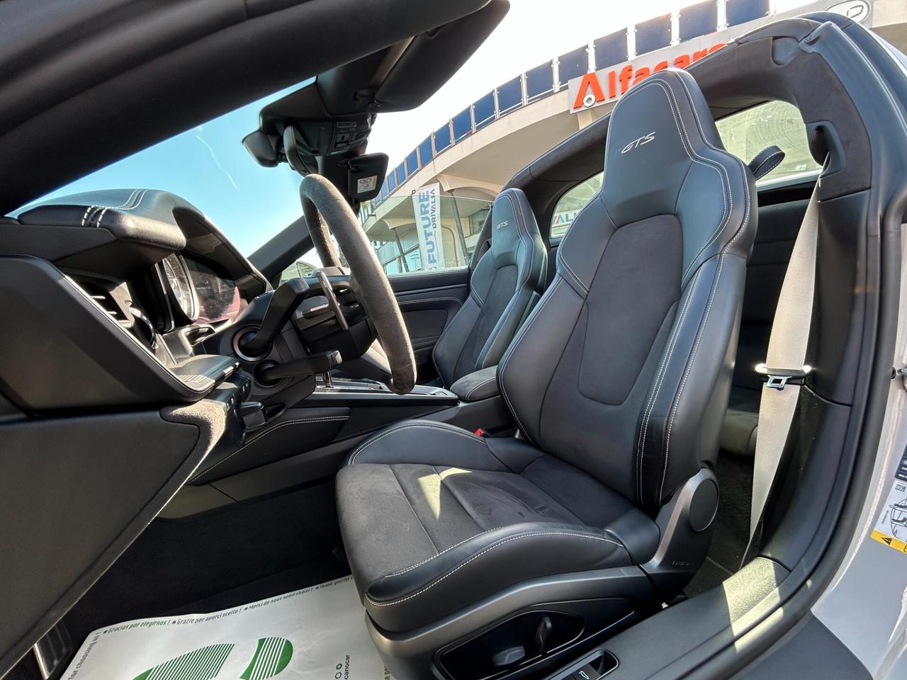 Porsche 992 911 Targa 3.0 4 GTS auto