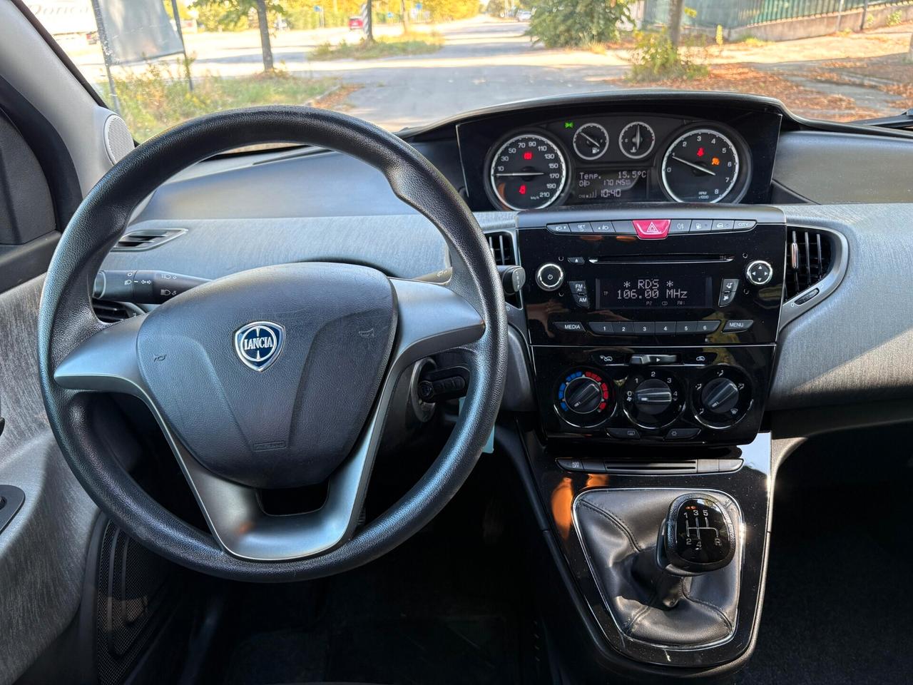 Lancia Ypsilon 0.9 TwinAir 85 CV 5 porte Metano Ecochic Silver