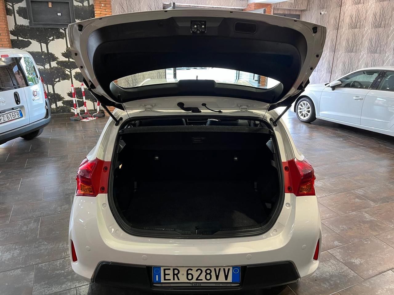 Toyota Auris 1.8 Hybrid 5 porte Lounge