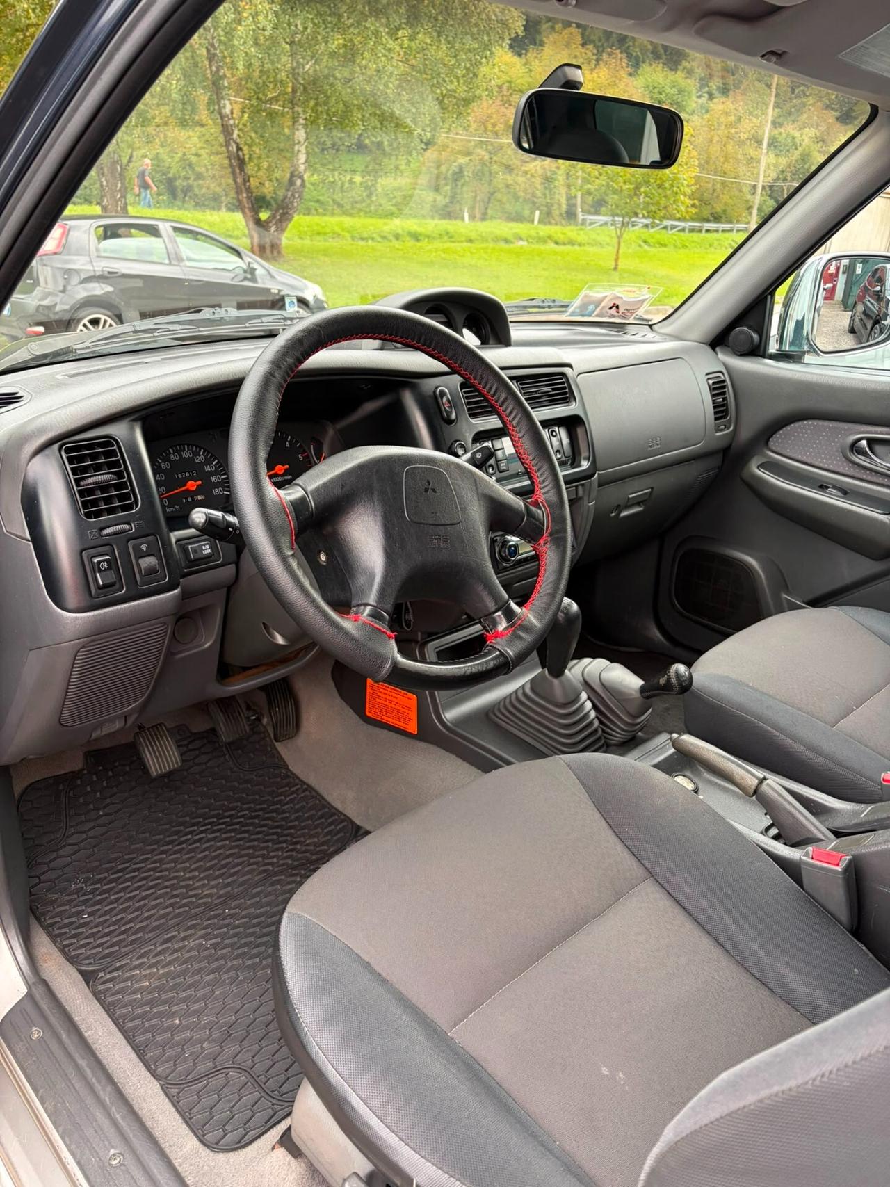 Mitsubishi L200 2.5 TD cat 4WD Club Cab Instyle
