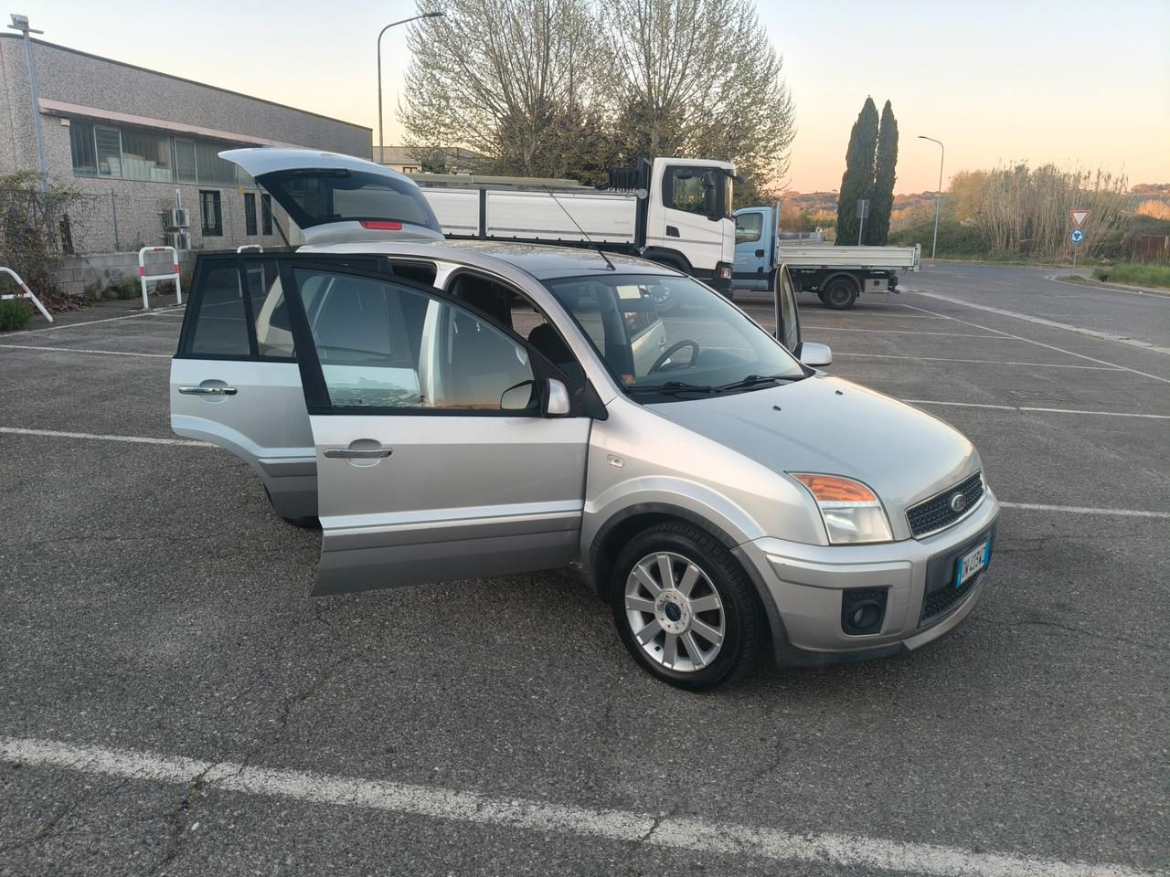 Ford Fusion 1.6 5 porte SOLAMENTE 115.000 KM