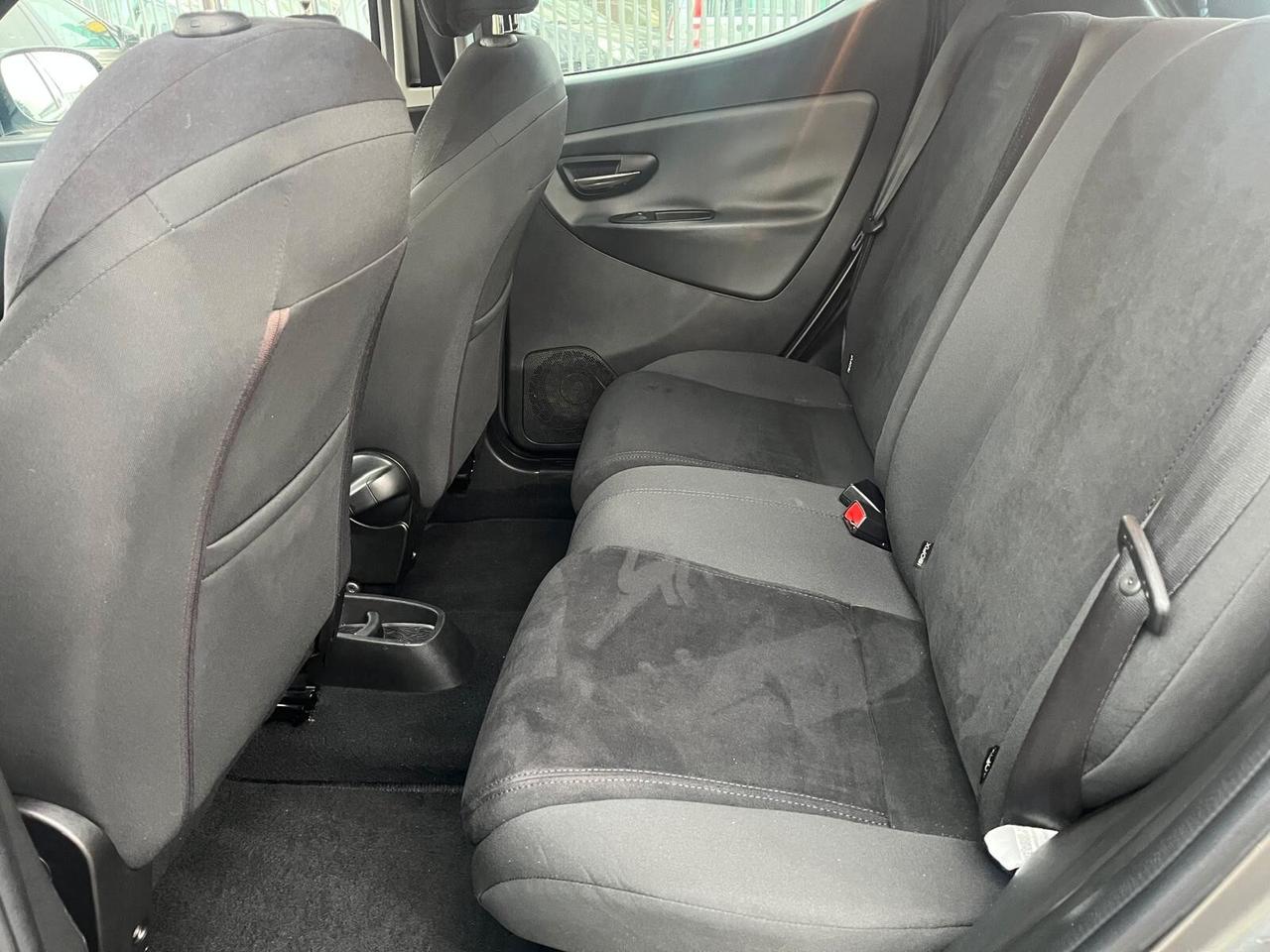 Lancia Ypsilon 0.9 TwinAir 84CV-62 5 porte Metano Ecochic Gold