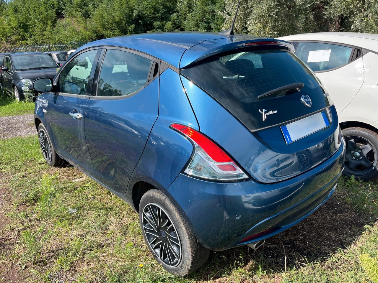 Lancia Ypsilon 1.0 FireFly 5 porte S&S Hybryd Gold