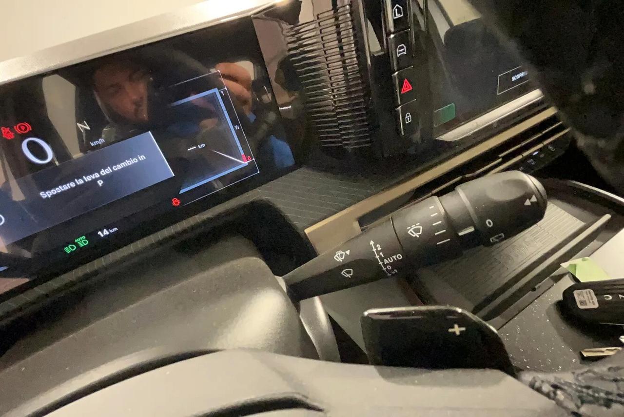 Lancia Ypsilon Hybrid e-DCT KM 0