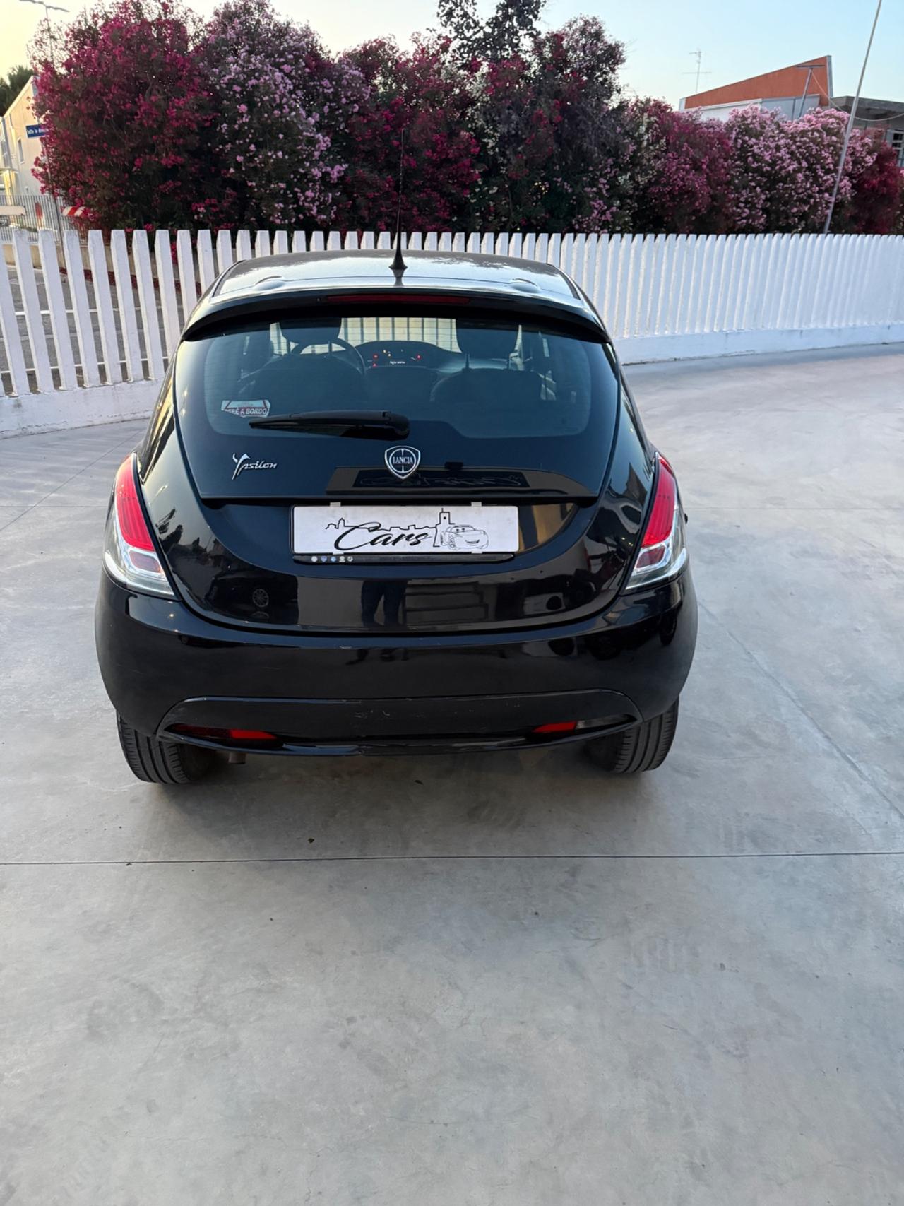 Lancia Ypsilon 1.2 69 CV 5 porte GPL Ecochic Silver