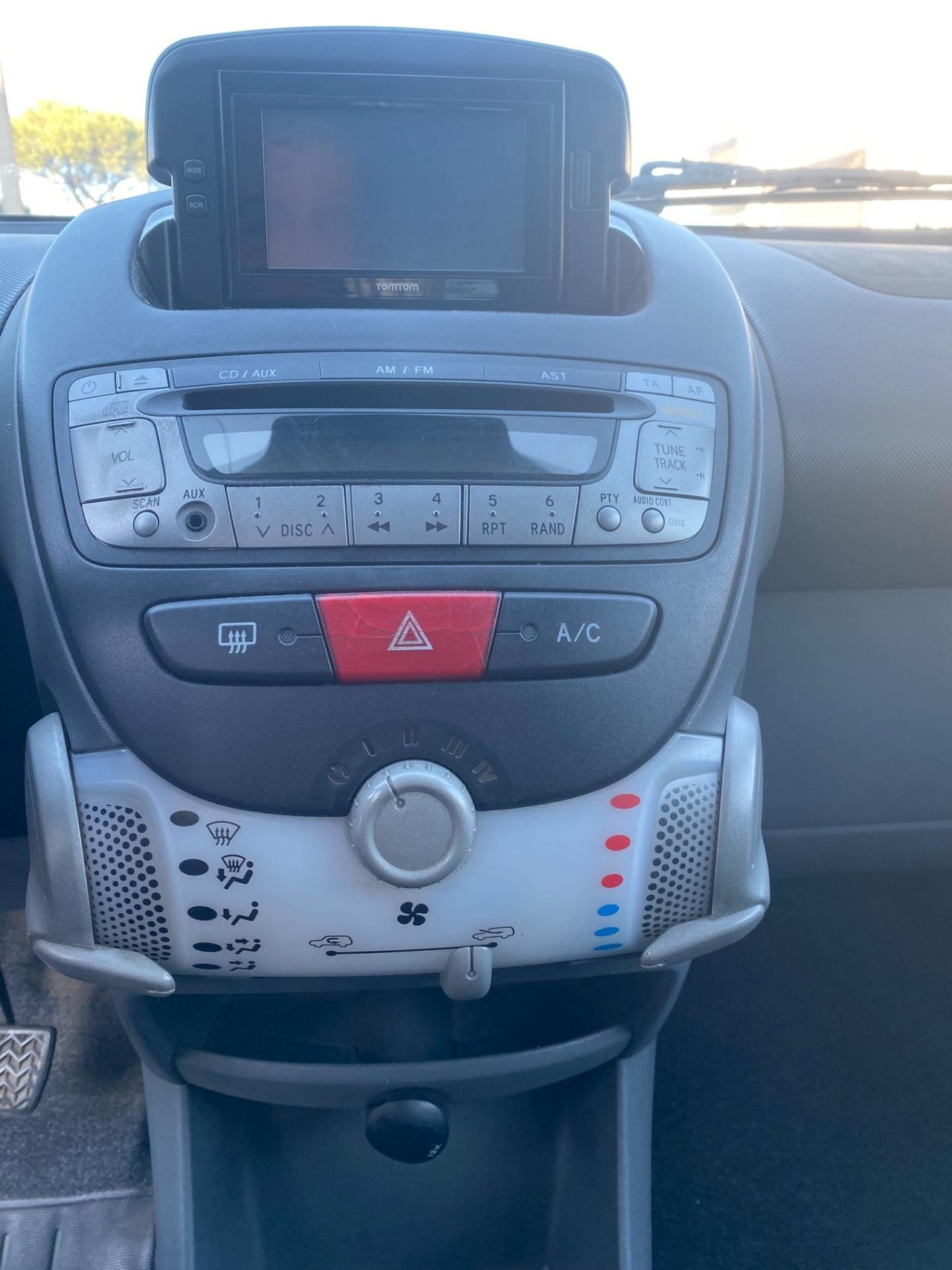 Toyota Aygo 1.0 12V VVT-i 5 porte Sol Connect