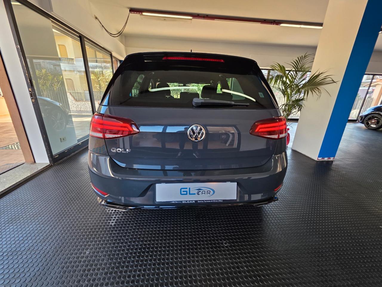 Volkswagen Golf 7.5 R-Line 1.6tdi VIRTUAL FARI LED