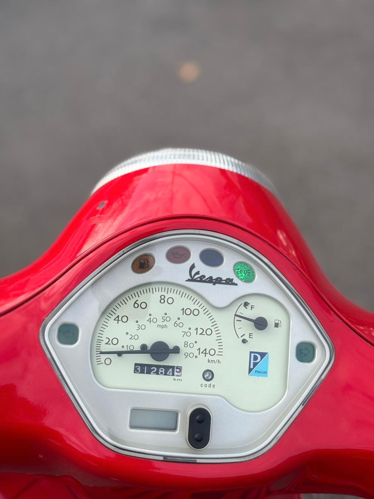 Piaggio Vespa 125 LX