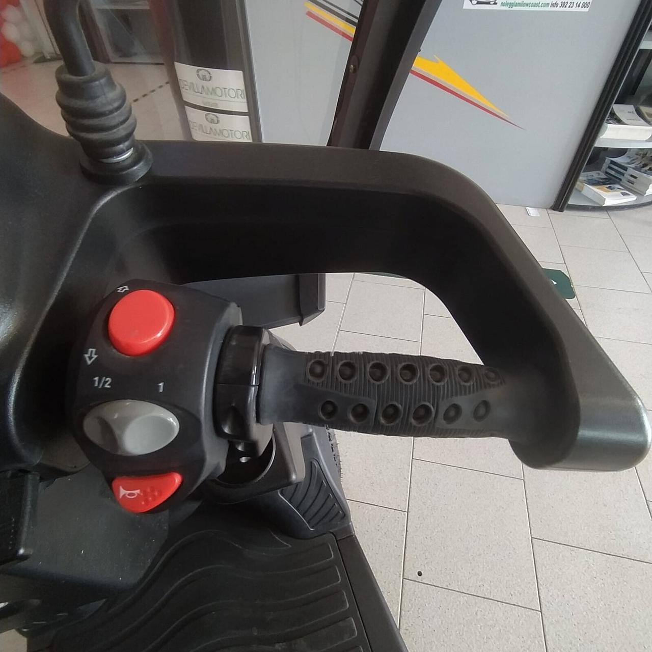 QUADRICICLO ELETTRICO AFISCOOTER S 4W PER ANZIANI E DISABILI - KM0 - 2023